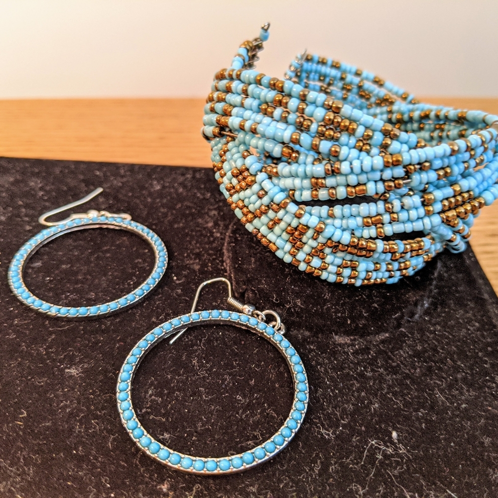 Beaded open bracelet and earrings
